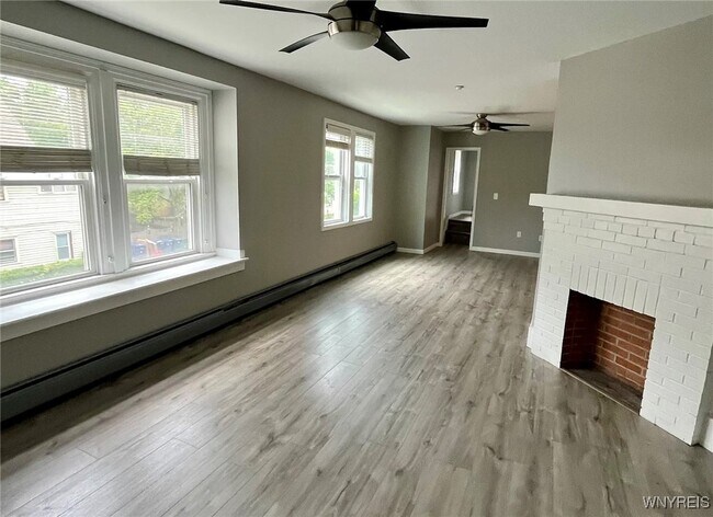 402 W Ferry St in Buffalo, NY - Building Photo - Building Photo