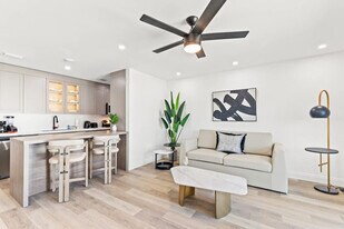 8115 Thomas Dr, Unit ID1355004P in Panama City, FL - Building Photo