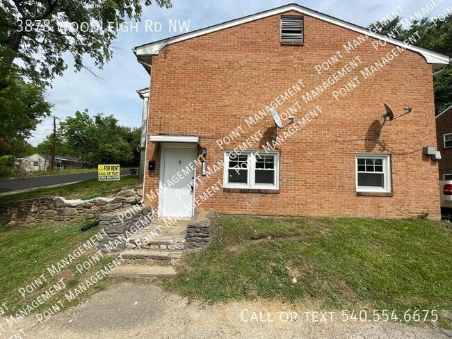 property at 3878 Woodleigh Rd NW