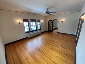 3305 Fremont Ave S in Minneapolis, MN - Building Photo - Interior Photo