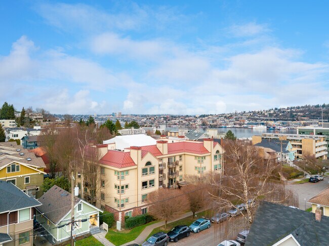 Windsor Court Apartments in Seattle, WA - Foto de edificio - Building Photo