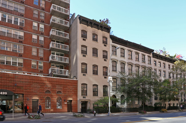 426 W 23rd St in New York, NY - Building Photo - Building Photo