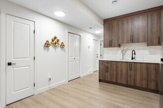 294 Creekside Blvd in Calgary, AB - Building Photo - Building Photo