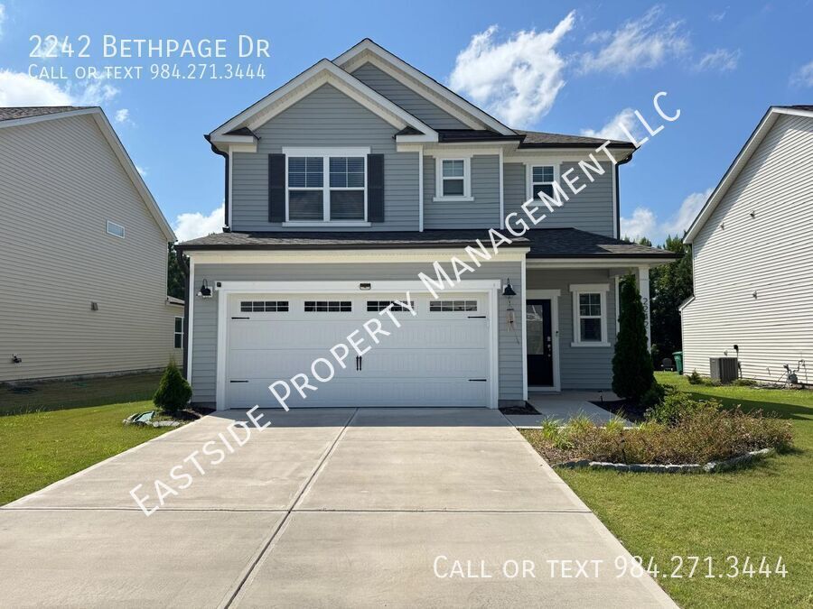 2242 Bethpage Dr in Fuquay Varina, NC - Building Photo