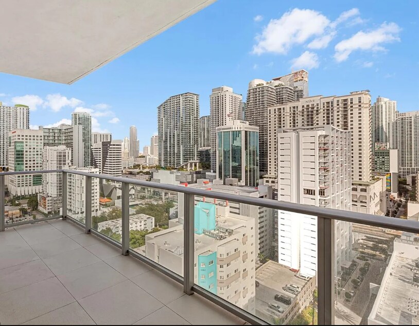 1010 SW 2nd Ave, Unit 2004 in Miami, FL - Foto de edificio