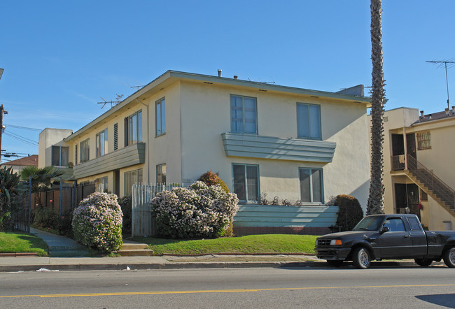 1150 S Fairfax Ave in Los Angeles, CA - Foto de edificio - Building Photo