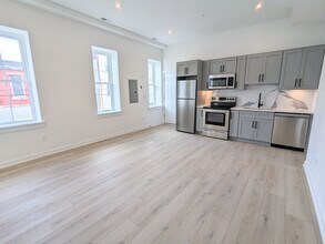 2601 W Oxford St, Unit 1 in Philadelphia, PA - Building Photo - Building Photo