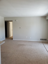 31993 W 12 Mile Rd in Farmington Hills, MI - Building Photo - Building Photo
