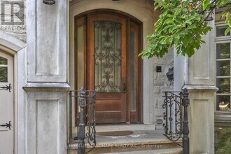 85 Aldershot Crescent in Toronto, ON - Building Photo - Building Photo