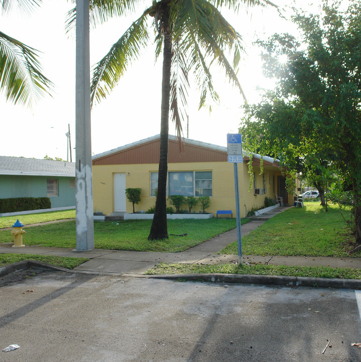 17051 NE 20th Ave in Miami, FL - Building Photo