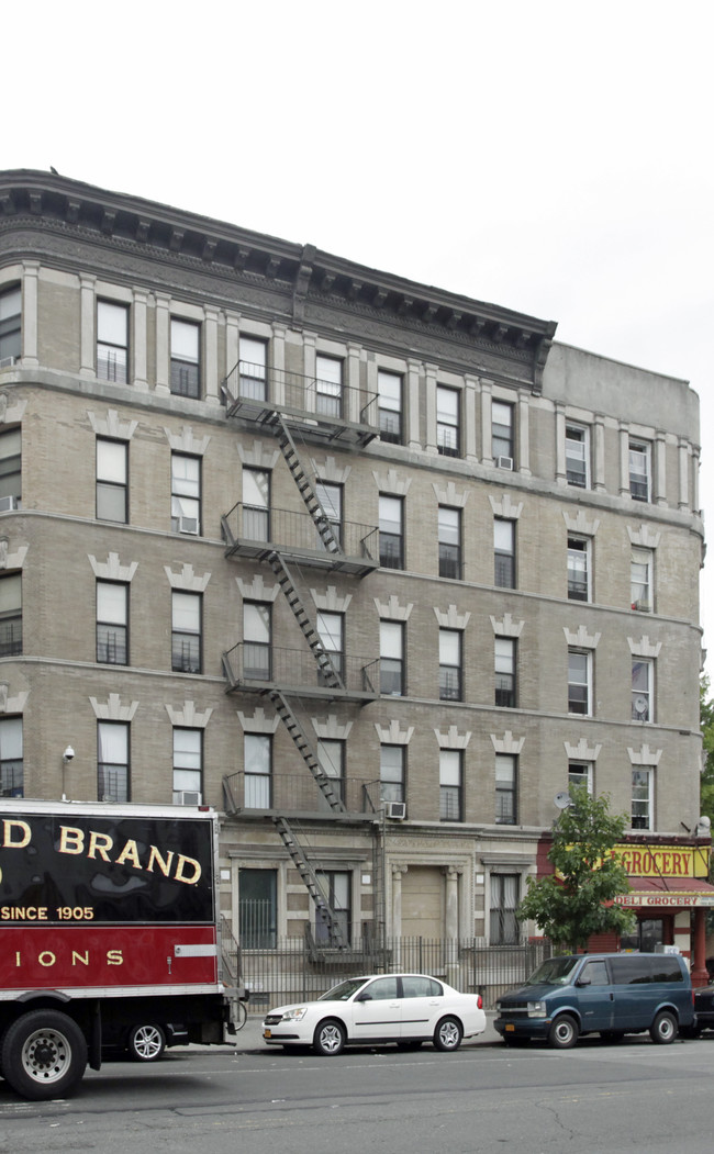 643 E 169th St in Bronx, NY - Foto de edificio - Building Photo