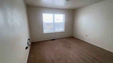 1316 Dakota Dr in Box Elder, SD - Building Photo - Building Photo