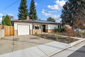 8 17th St in West Sacramento, CA - Building Photo - Building Photo