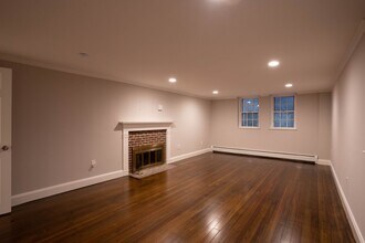 22 Puddingstone Ln in Newton, MA - Building Photo - Building Photo