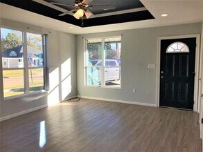 3703 Common St in Lake Charles, LA - Foto de edificio - Building Photo