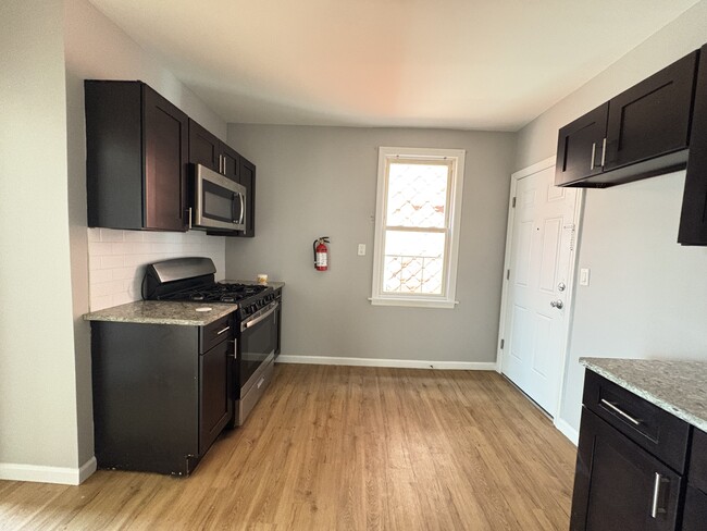 147 Inslee Pl, Unit 3R in Elizabeth, NJ - Building Photo - Building Photo