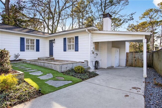 2226 Melante Dr NE in Atlanta, GA - Building Photo - Building Photo