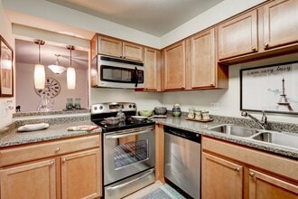 ReNew Kennedy Park in Denver, CO - Foto de edificio - Building Photo