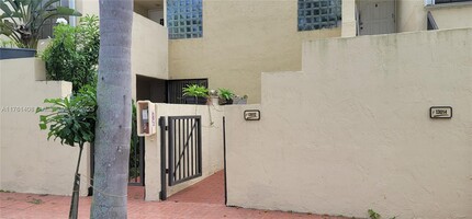 13012 SW 88th Terrace N in Miami, FL - Building Photo - Building Photo
