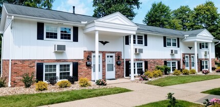 Willow Moor Townhouses I in Jefferson, OH - Building Photo - Building Photo