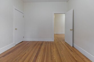 881 Massachusetts Ave, Unit 7 in Cambridge, MA - Building Photo - Building Photo