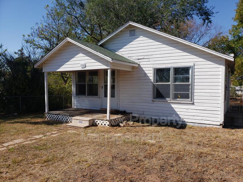 102 W 7th in Asher, OK - Building Photo