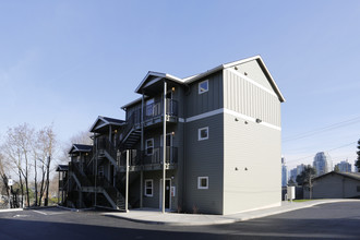 The Waterford Apartments in Portland, OR - Building Photo - Building Photo