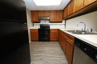 1307 Baytree Dr in Valdosta, GA - Building Photo - Building Photo