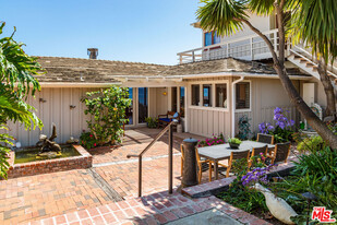 24236 Malibu Rd in Malibu, CA - Building Photo - Building Photo