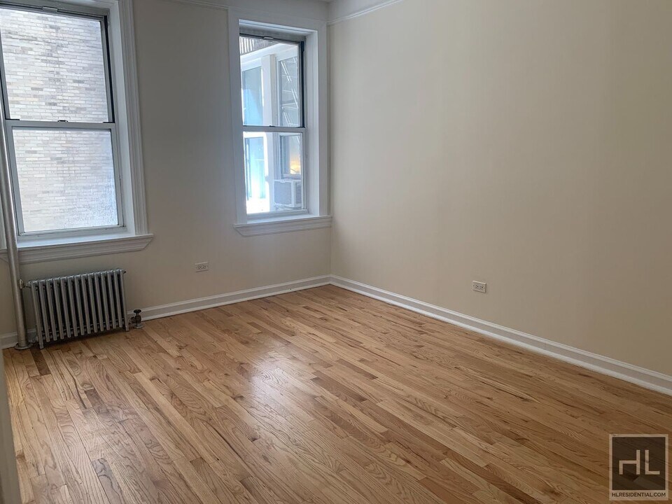 WEST 13 STREET in New York, NY - Building Photo