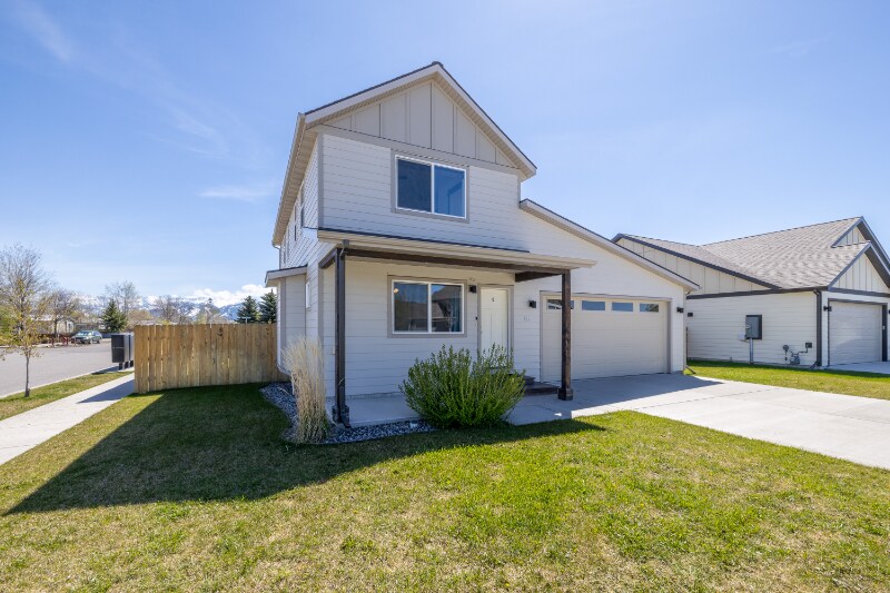 322 Butler Creek Ave in Belgrade, MT - Building Photo