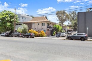 Rowena in Los Angeles, CA - Building Photo