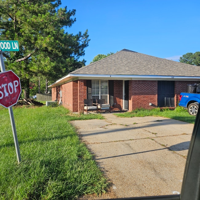 property at 102 Brendalwood Ln