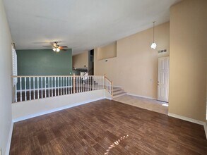 8244 W Gilmore Ave in Las Vegas, NV - Building Photo - Building Photo