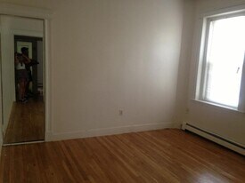 15 Colborne Rd, Unit 5 in Boston, MA - Building Photo