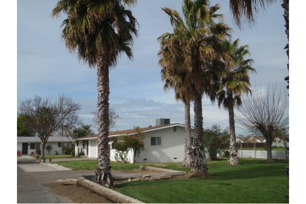 1018 S 1st St in Turlock, CA - Building Photo