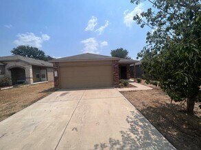 5813 Knoll Pines Pass in Austin, TX - Building Photo - Building Photo