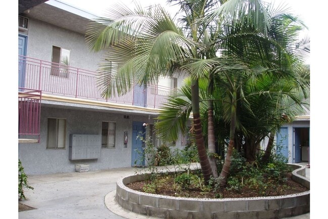 6890 Paramount Blvd, Unit 12