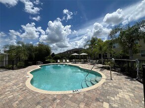 2125 Lennox Dale Ln in Brandon, FL - Building Photo - Building Photo