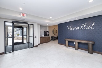 Parallel Apartments in Roseville, MN - Foto de edificio - Interior Photo