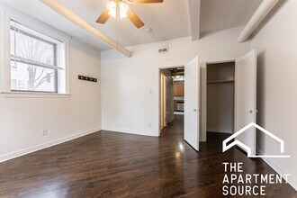 3321 N Lakewood Ave, Unit G in Chicago, IL - Building Photo - Building Photo