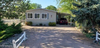 10330 Manzanita Trail in Dewey, AZ - Building Photo