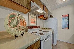Cypress Pointe in Midland, TX - Building Photo