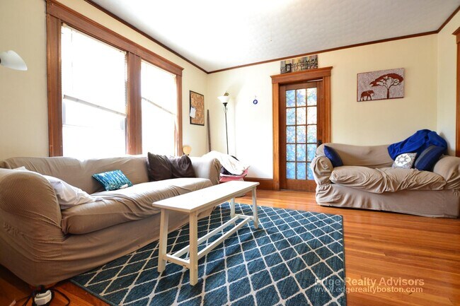 227 Corey Rd, Unit 1 in Boston, MA - Building Photo - Building Photo