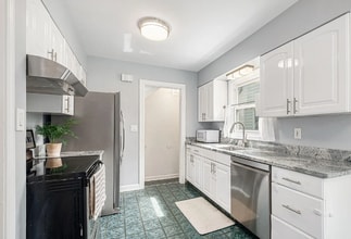 2125 Englewood Dr SE in Grand Rapids, MI - Building Photo - Building Photo
