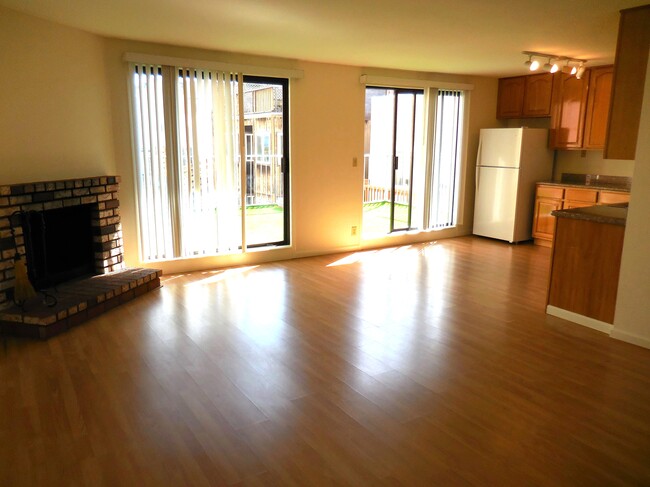 3627 Cesar Chavez, Unit 4 in San Francisco, CA - Building Photo - Building Photo