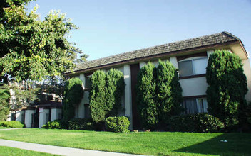 9608 Maureen Dr in Garden Grove, CA - Building Photo - Building Photo