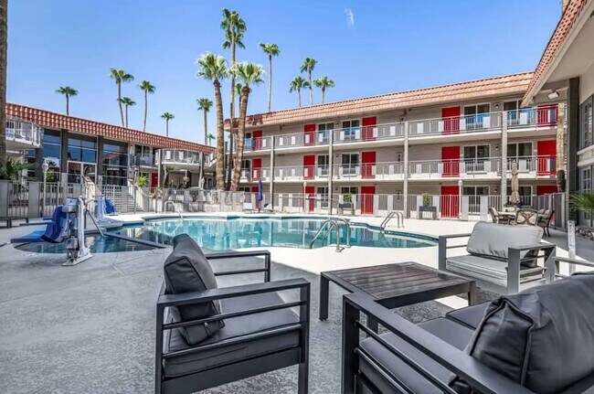 1635 N Scottsdale Rd in Tempe, AZ - Building Photo - Building Photo