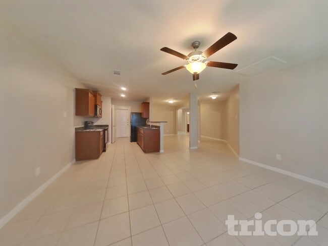 317 Summer Horse Dr in La Marque, TX - Foto de edificio - Building Photo