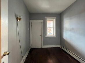 65 Wade St, Unit 2 in Jersey City, NJ - Building Photo - Building Photo